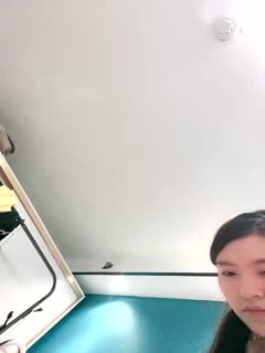奶大好烦：巨乳小骚货，狼友狠狠耍礼物，就狠狠插骚逼，都不放过自己，叫声还很淫荡！(2)第04集