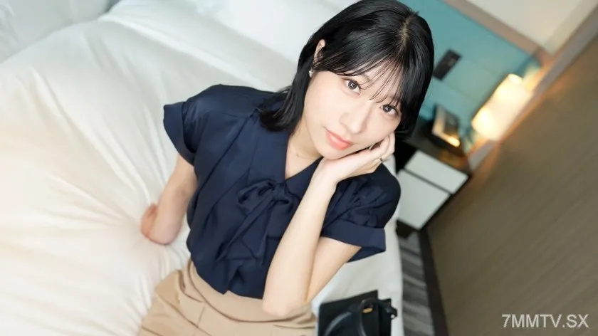 单簧管演奏者口交时所展现出的优雅技巧值得一看！她是一个如此巨大的鸡巴爱好者，以至于她最终会自 SIRO-5612