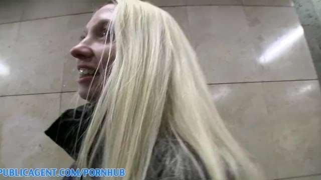 PublicAgentHDPaleSkinnyMina伸展她的阴户来接我的大鸡巴【PublicAgent】